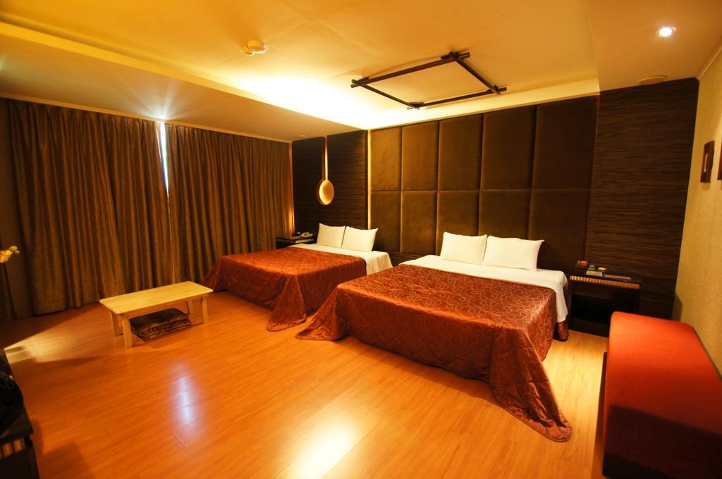 Beverly Garden Motel Chiayi Exterior foto