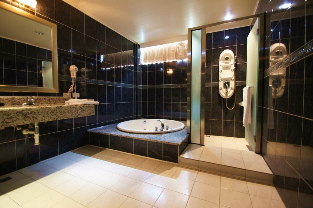 Beverly Garden Motel Chiayi Exterior foto
